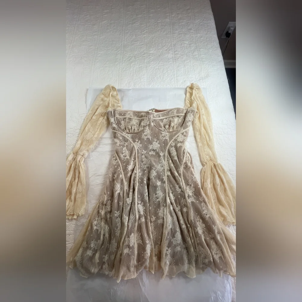 House of CB Analissa Vintage Cream Lace Corset Dress - Picture 9 of 14